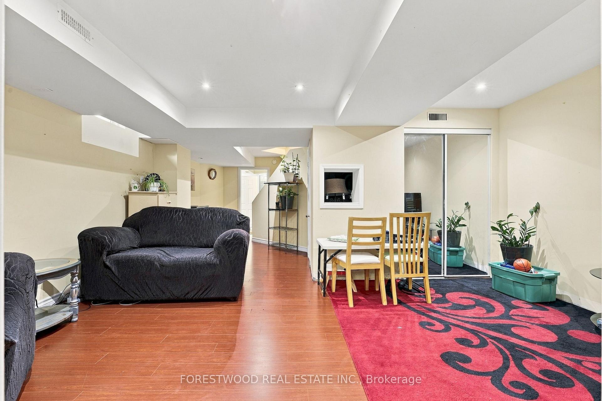 Photo 18 of 117 Checkerberry Crescent, Brampton, Sandringham-Wellington — HOMEH