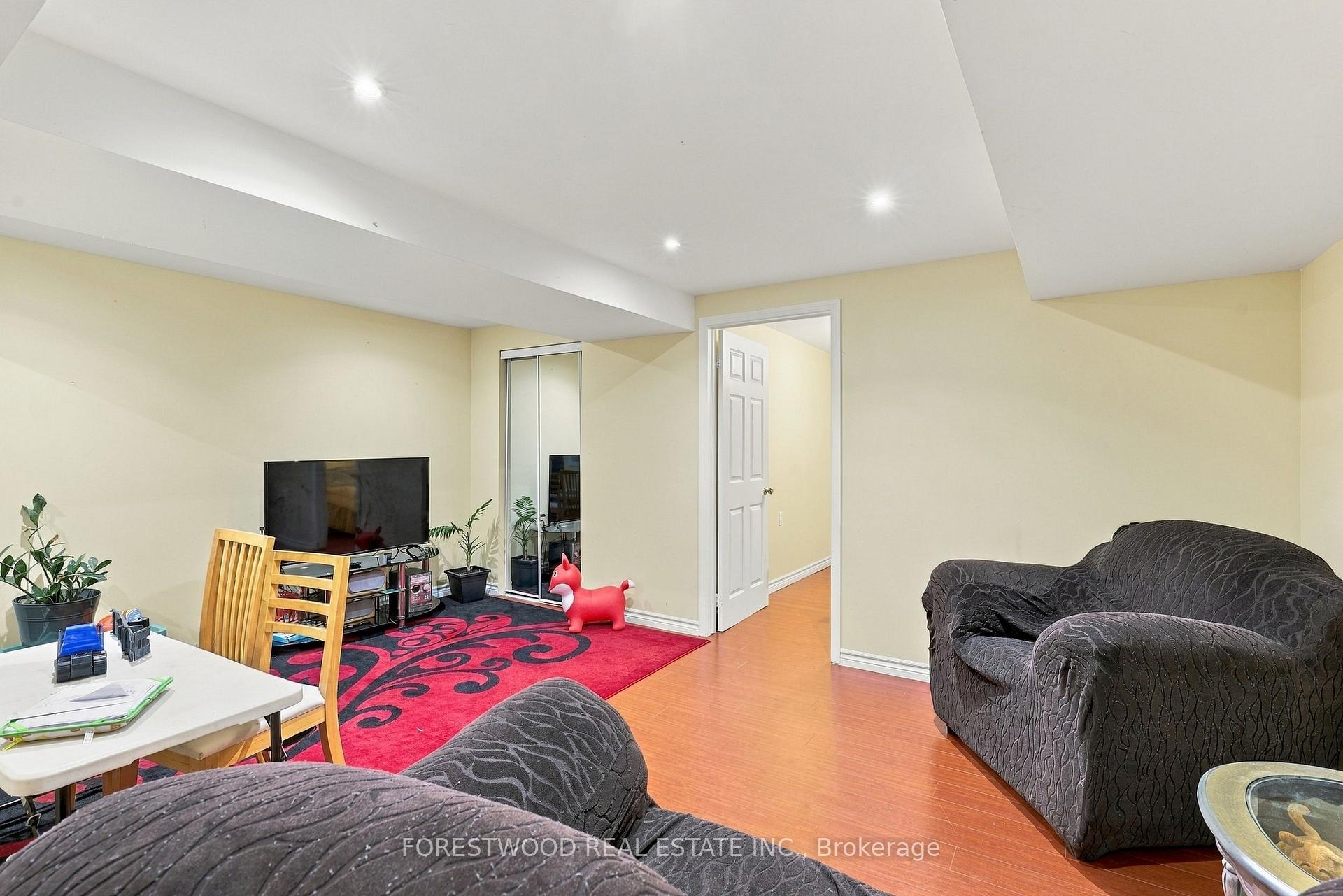 Photo 19 of 117 Checkerberry Crescent, Brampton, Sandringham-Wellington — HOMEH