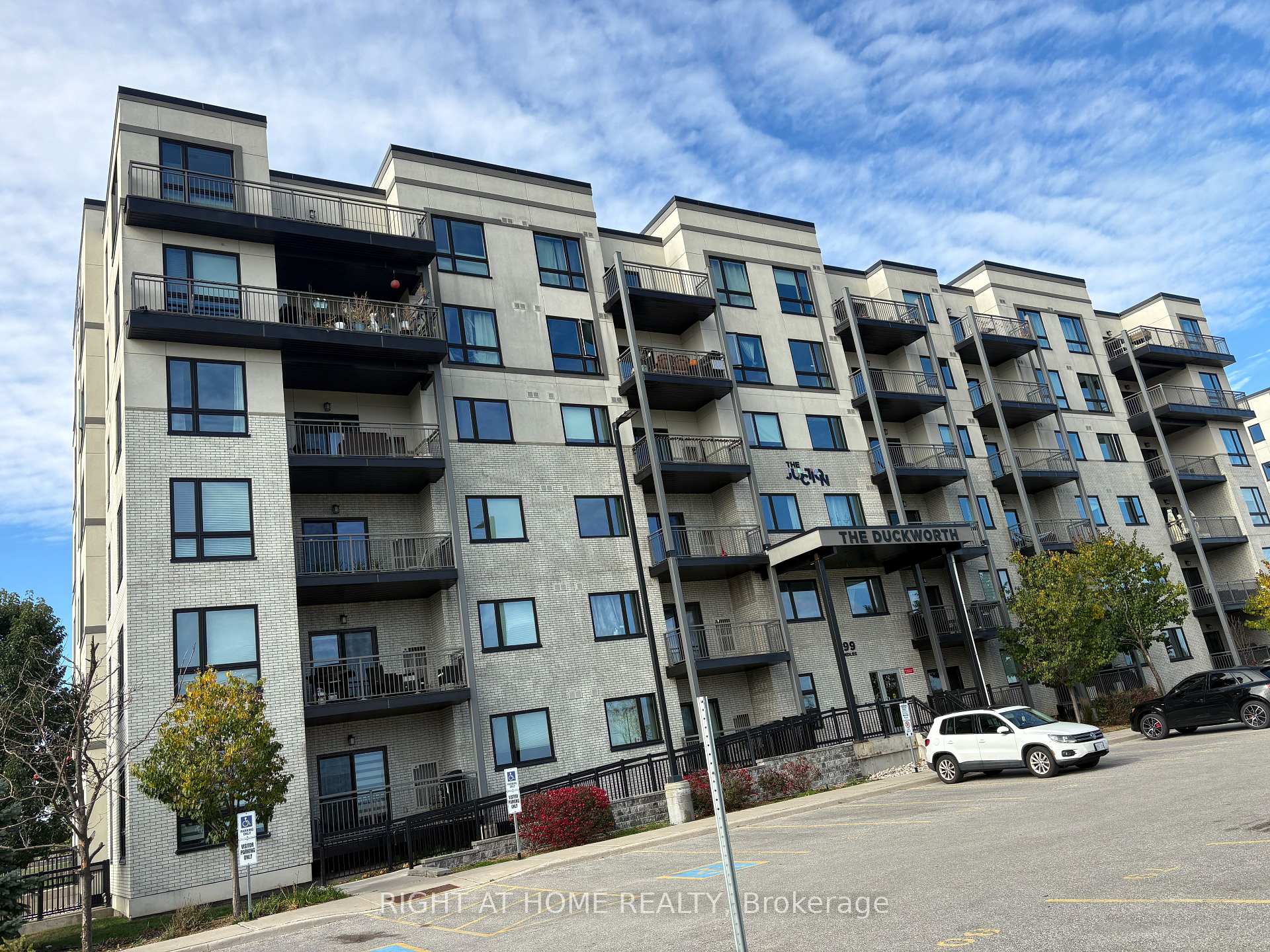 Photo 2 of Unit 305, 299 Cundles Road E, Barrie, Alliance — HOMEH