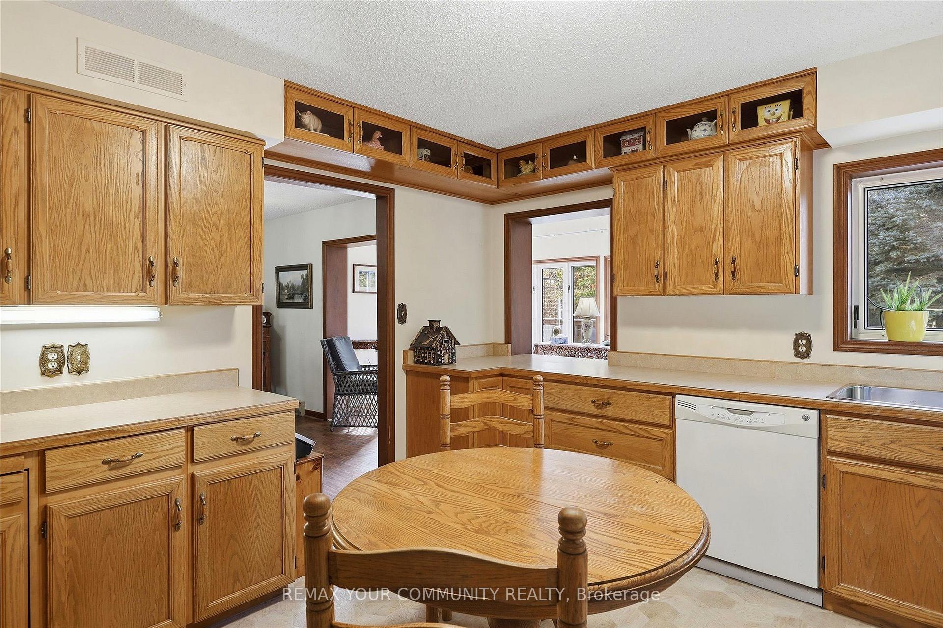 Photo 14 of 747 Long Beach Road, Kawartha Lakes, Fenelon — HOMEH