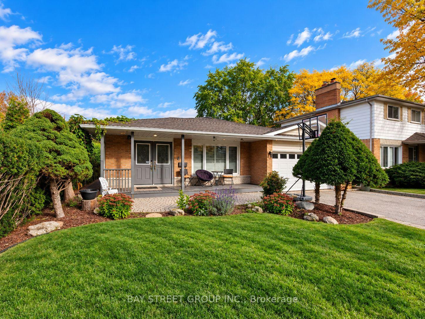 Photo 1 of 111 Fred Varley Drive, Markham, Unionville — HOMEH