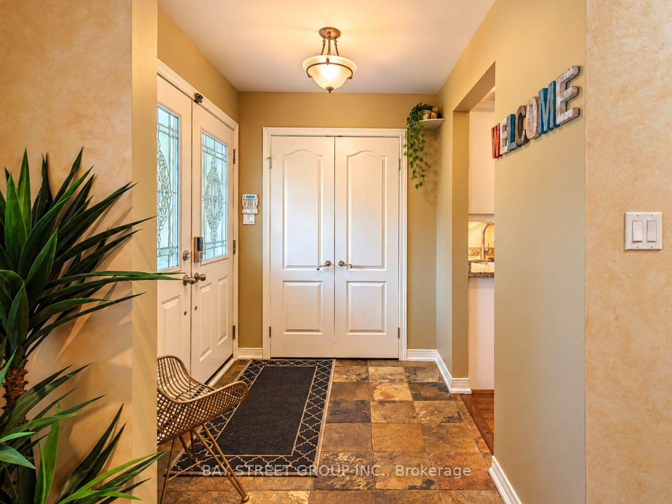 Photo 8 of 111 Fred Varley Drive, Markham, Unionville — HOMEH