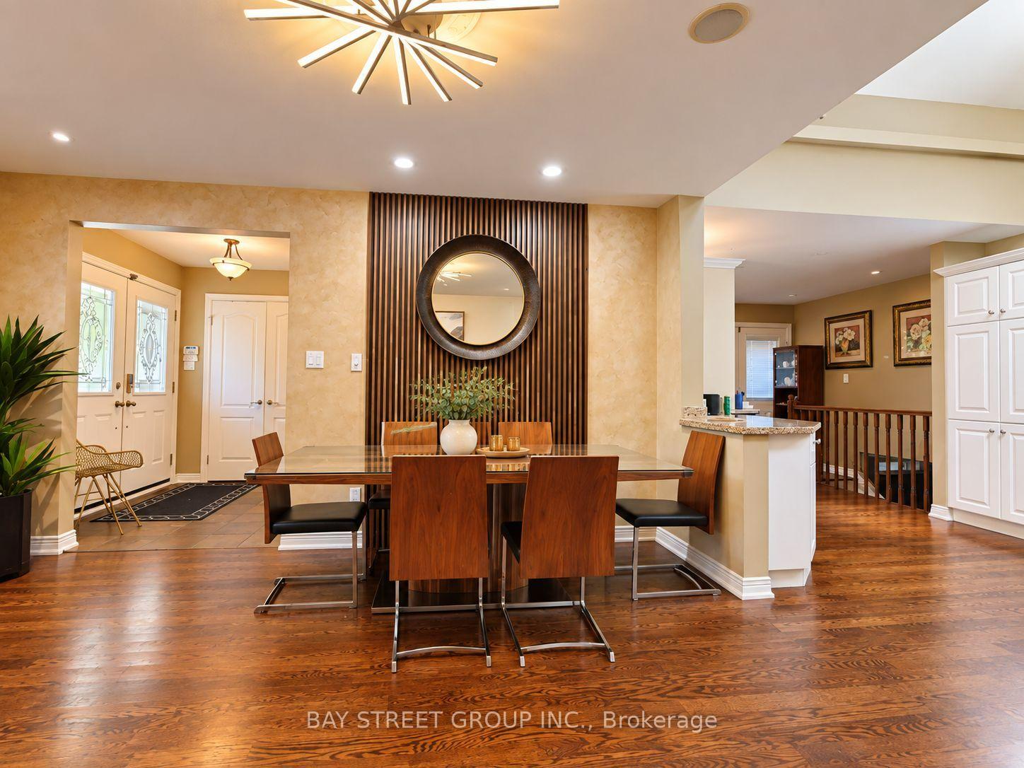 Photo 11 of 111 Fred Varley Drive, Markham, Unionville — HOMEH