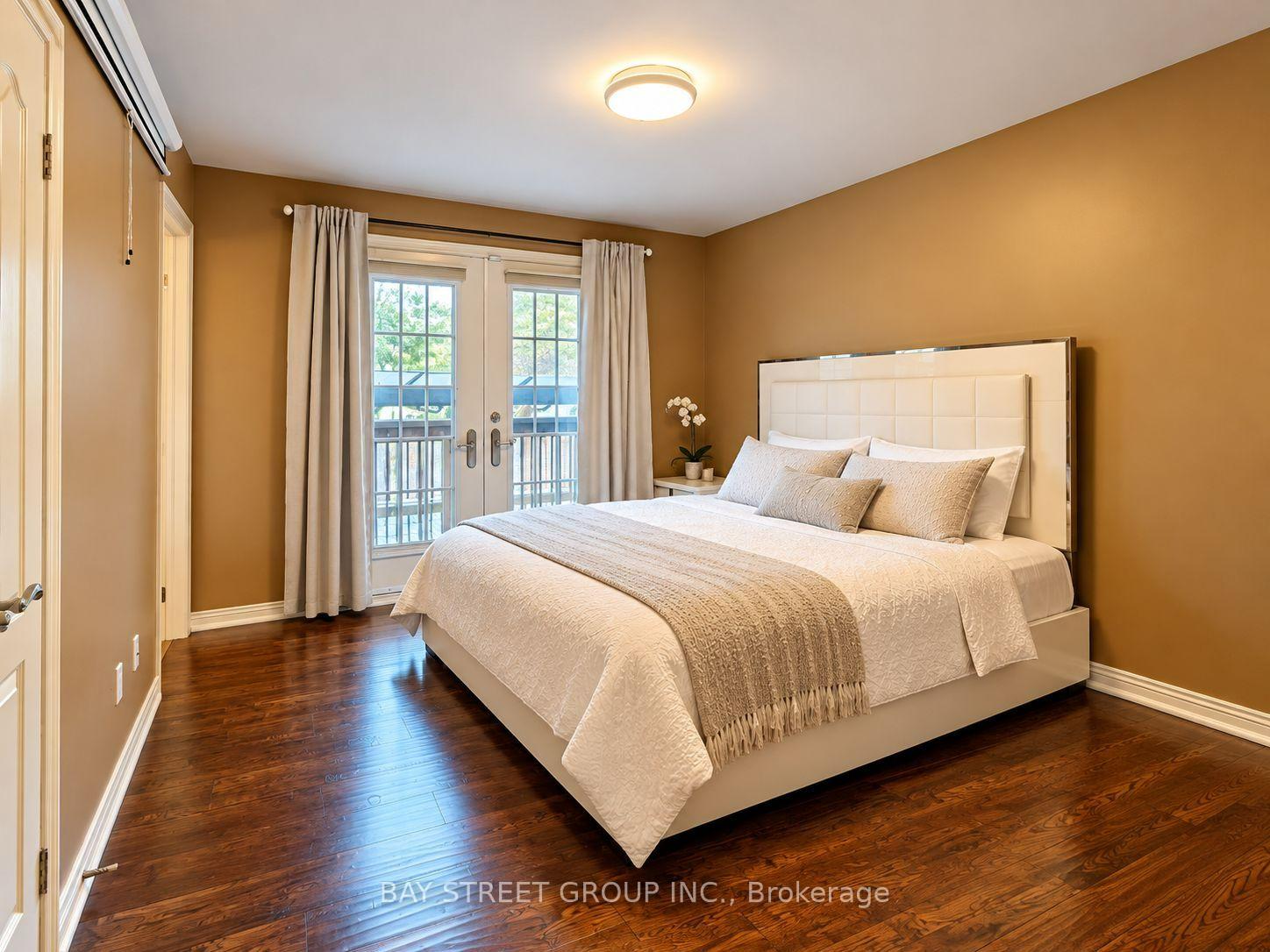 Photo 15 of 111 Fred Varley Drive, Markham, Unionville — HOMEH