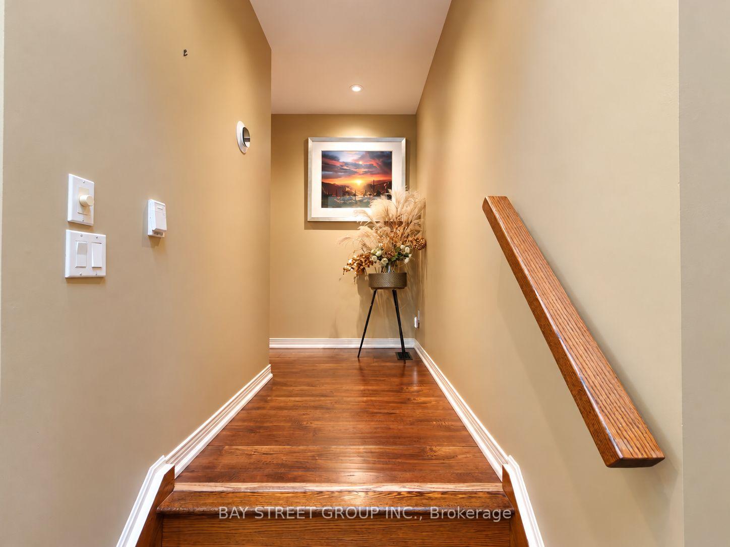 Photo 17 of 111 Fred Varley Drive, Markham, Unionville — HOMEH