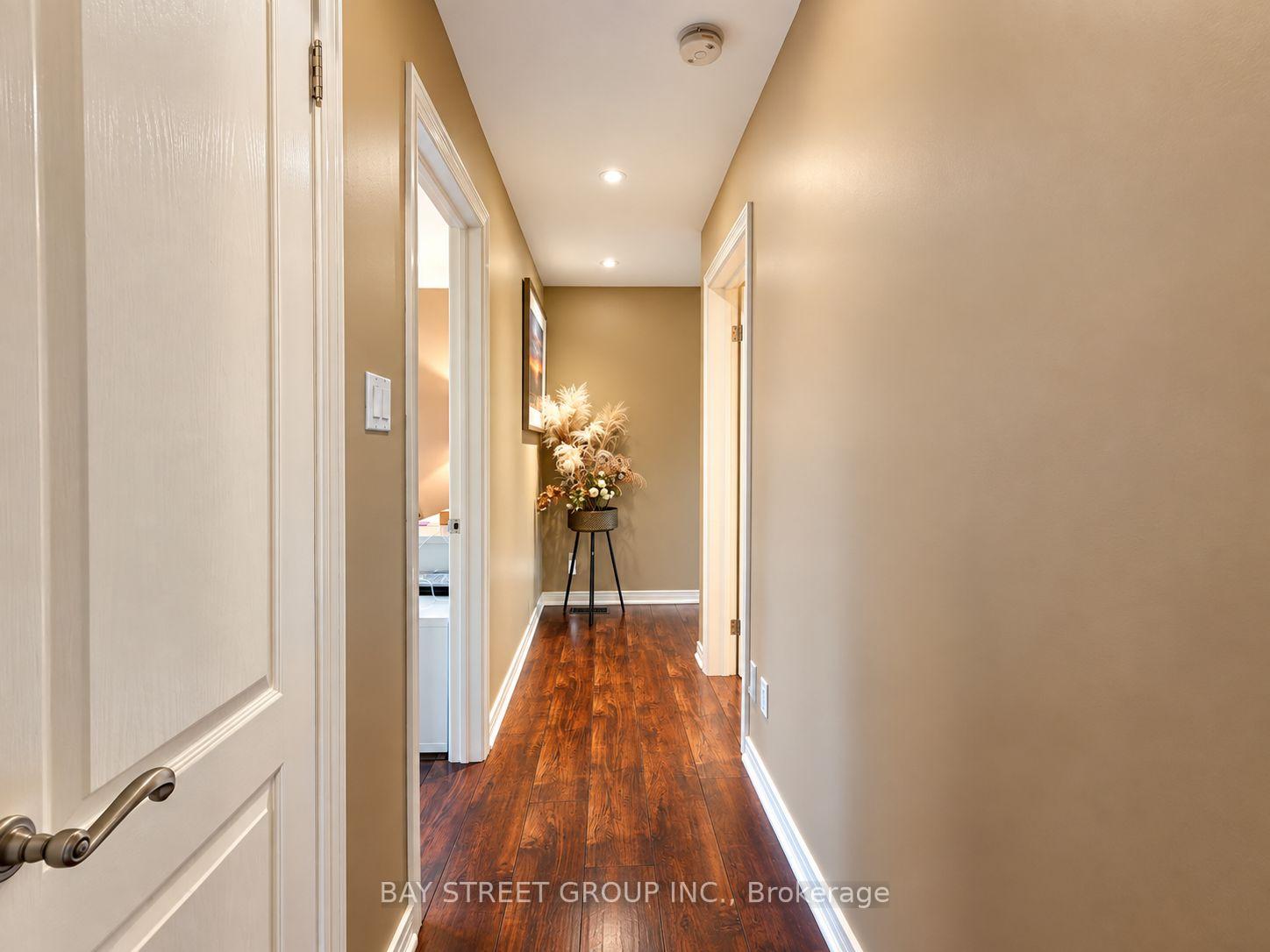 Photo 18 of 111 Fred Varley Drive, Markham, Unionville — HOMEH