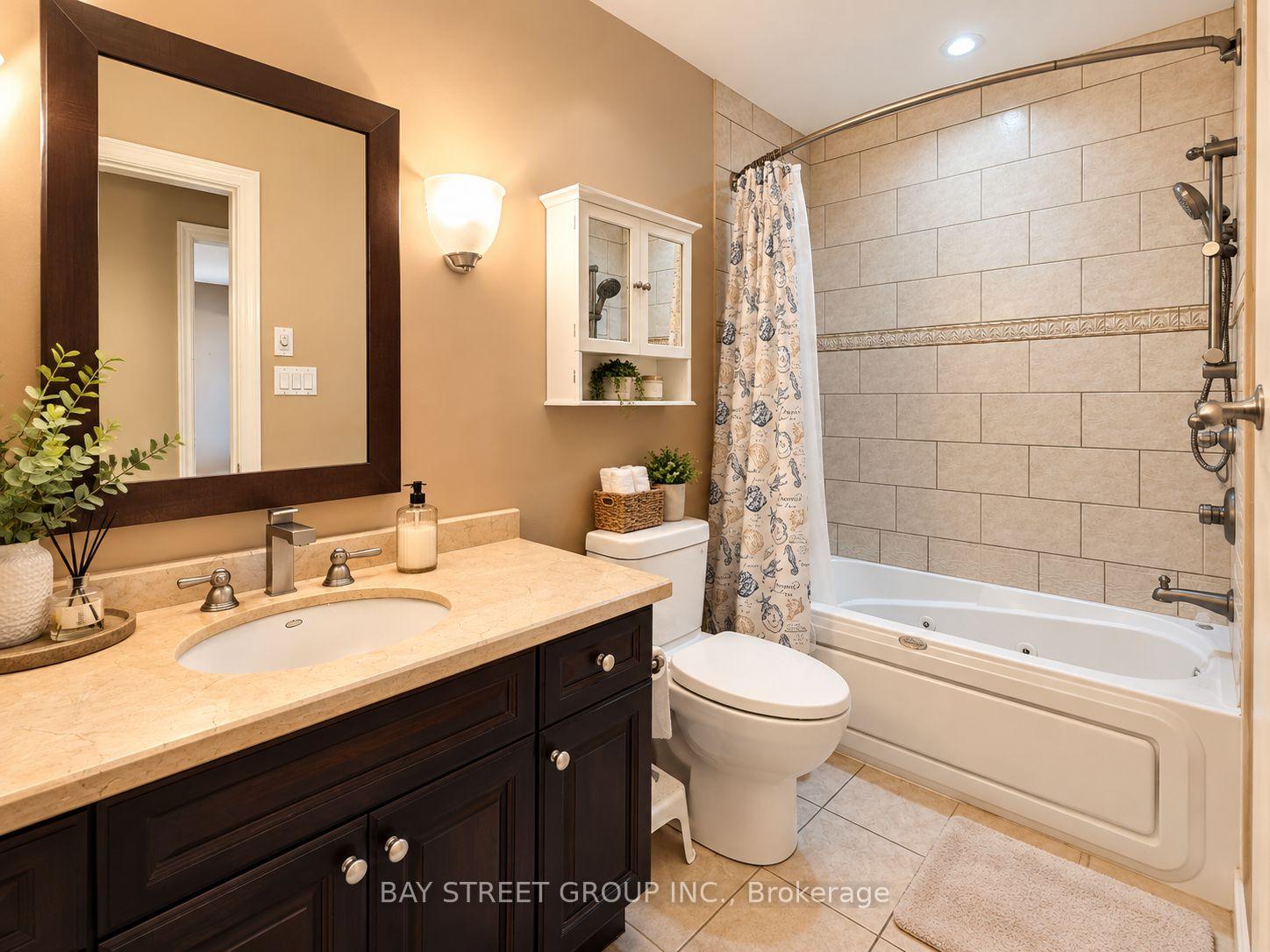 Photo 23 of 111 Fred Varley Drive, Markham, Unionville — HOMEH