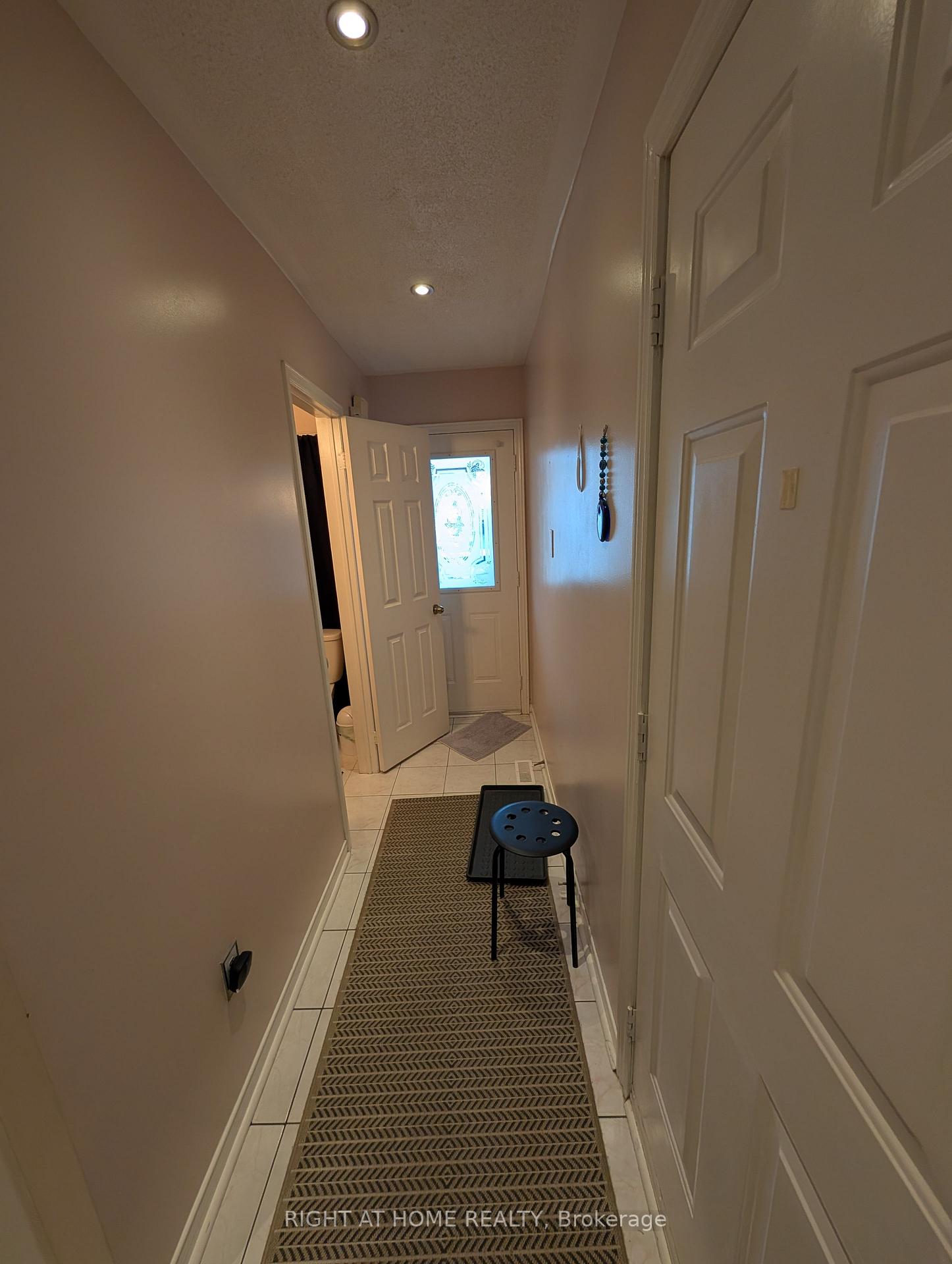 Photo 5 of Unit Upper, 3843 Densbury Drive, Mississauga, Lisgar — HOMEH