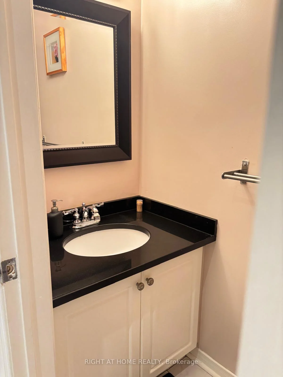 Photo 18 of Unit Upper, 3843 Densbury Drive, Mississauga, Lisgar — HOMEH