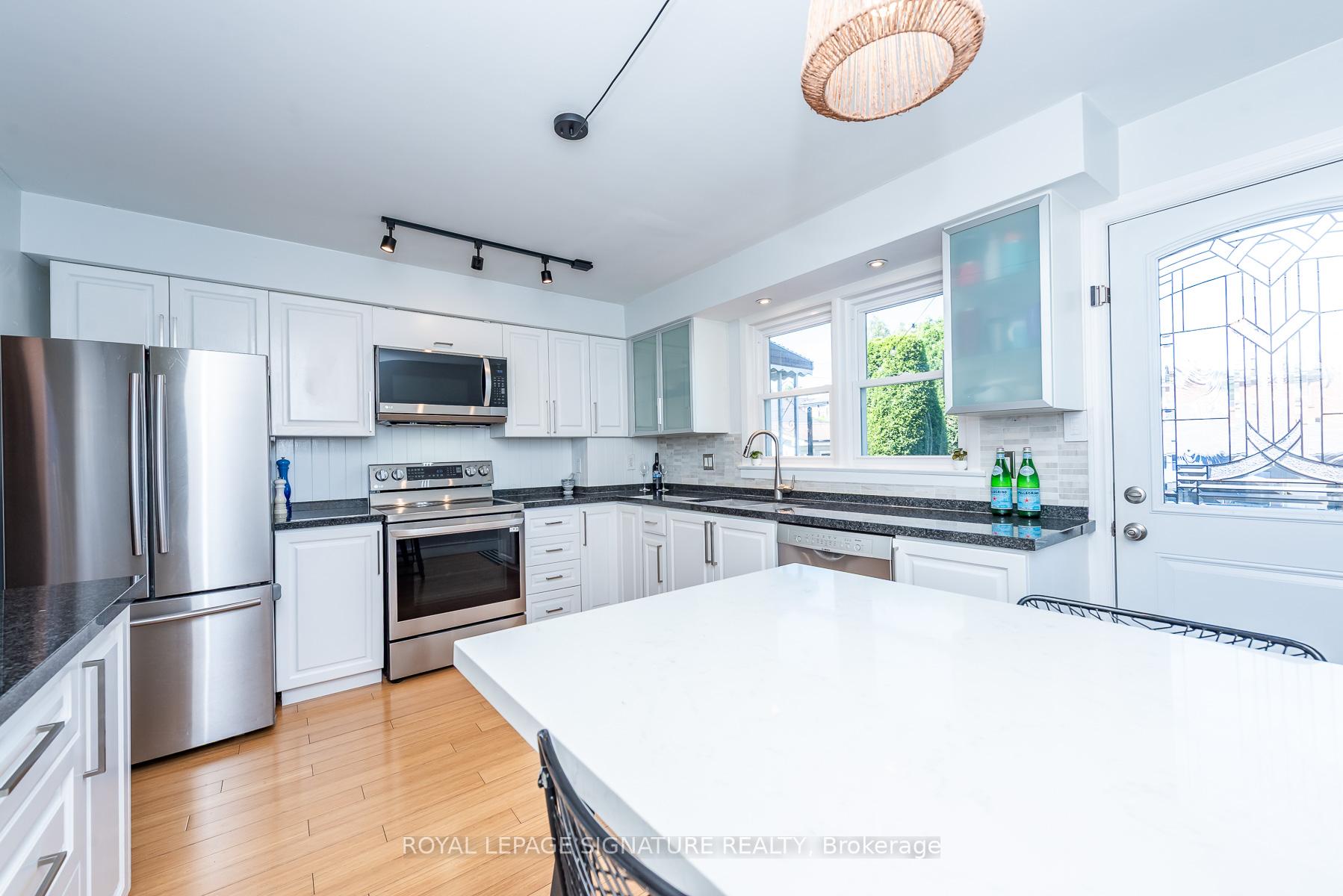 Photo 10 of 48 McRoberts Avenue, Toronto, Corso Italia-Davenport — HOMEH