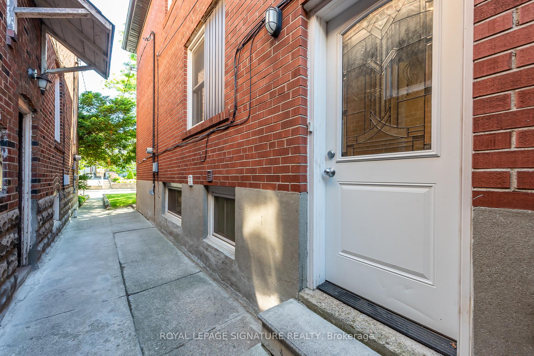 Photo 31 of 48 McRoberts Avenue, Toronto, Corso Italia-Davenport — HOMEH