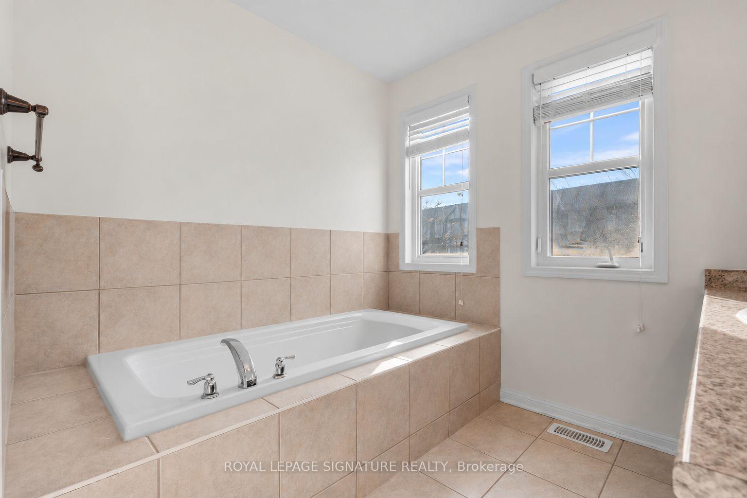 Photo 25 of 2 Poppythorn Road, Brampton, Fletcher's Meadow — HOMEH