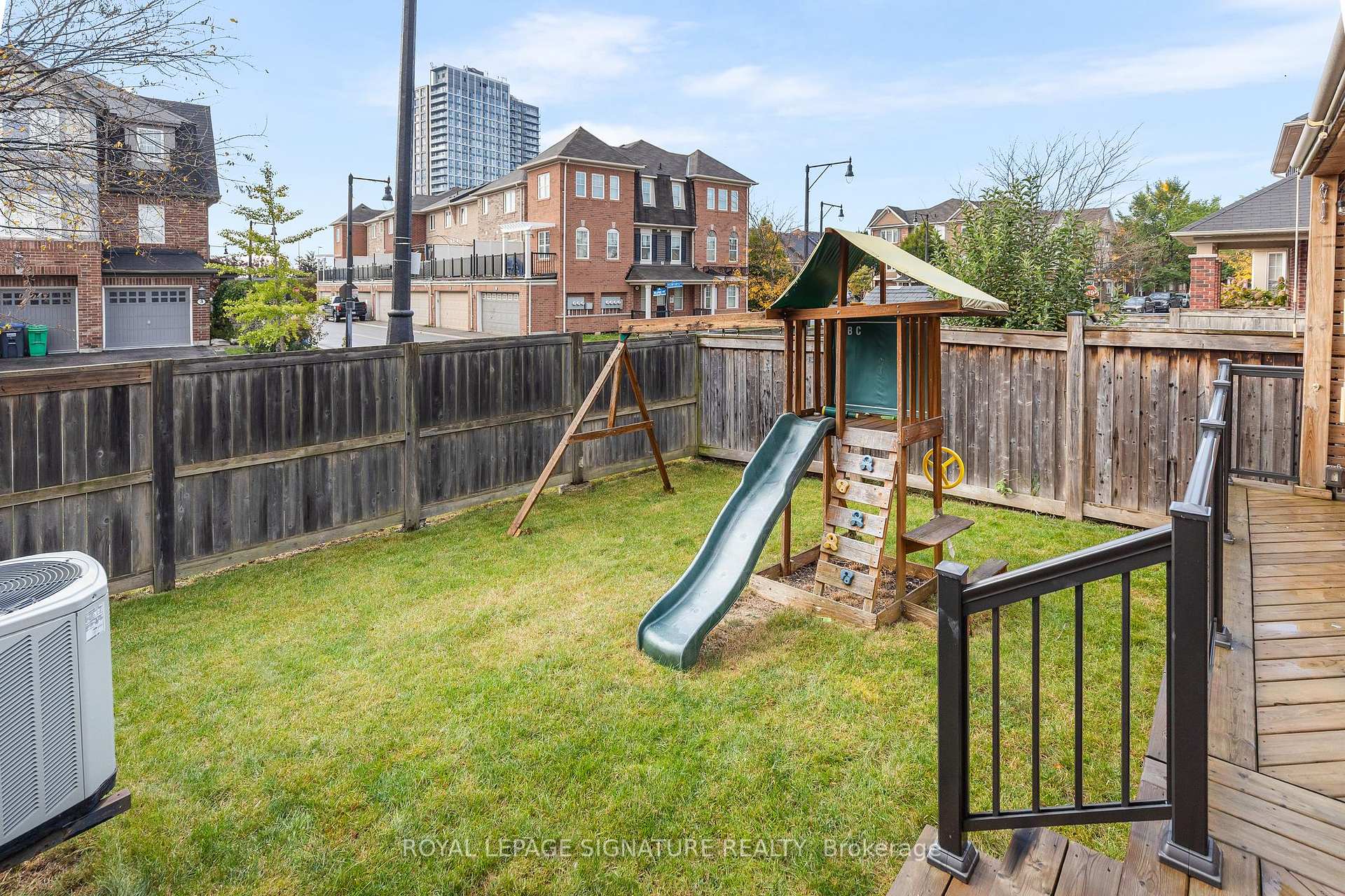 Photo 36 of 2 Poppythorn Road, Brampton, Fletcher's Meadow — HOMEH