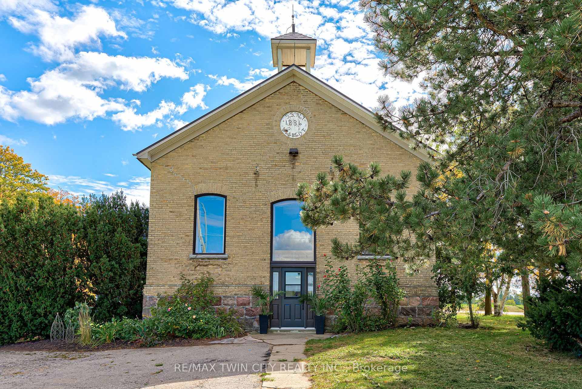 Photo 3 of 2653 Huron Road, Wilmot — HOMEH