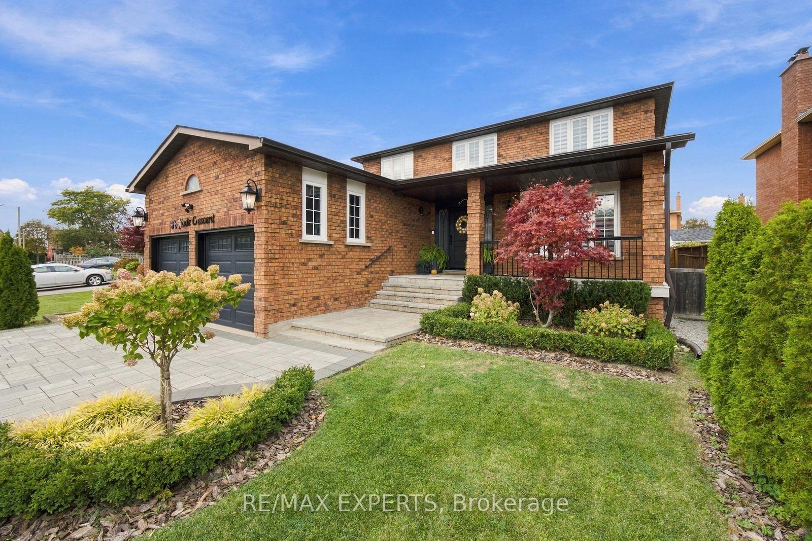 Photo 3 of 36 Jade Crescent, Vaughan, West Woodbridge — HOMEH