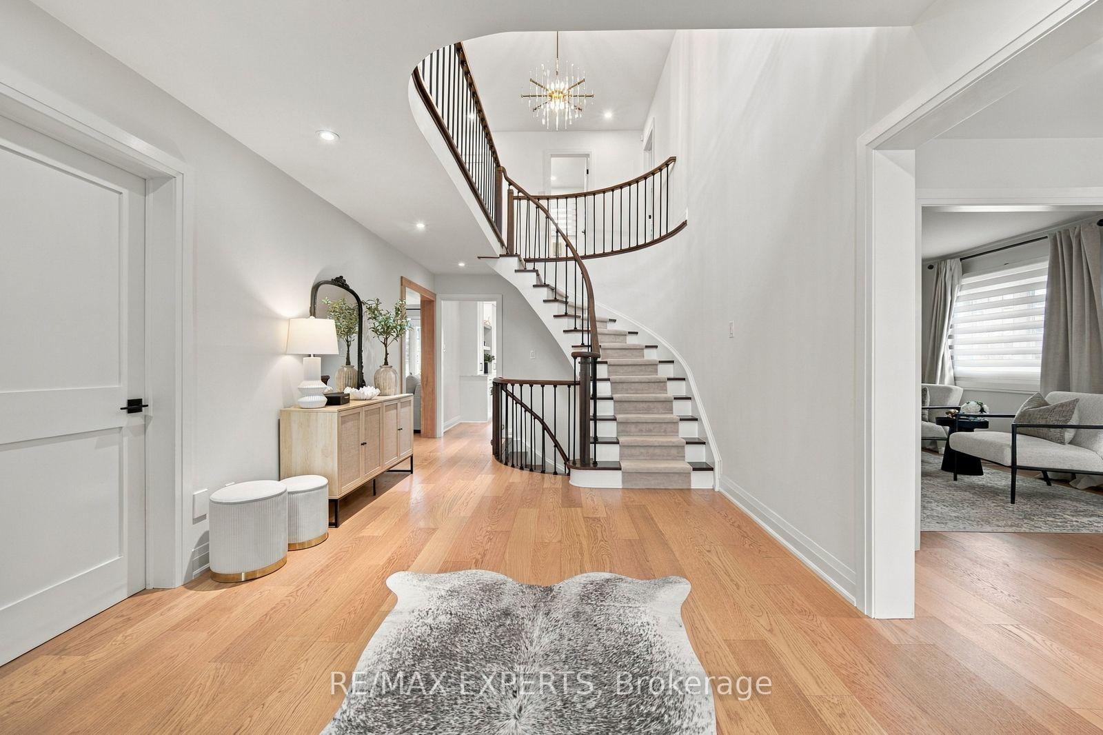 Photo 6 of 36 Jade Crescent, Vaughan, West Woodbridge — HOMEH