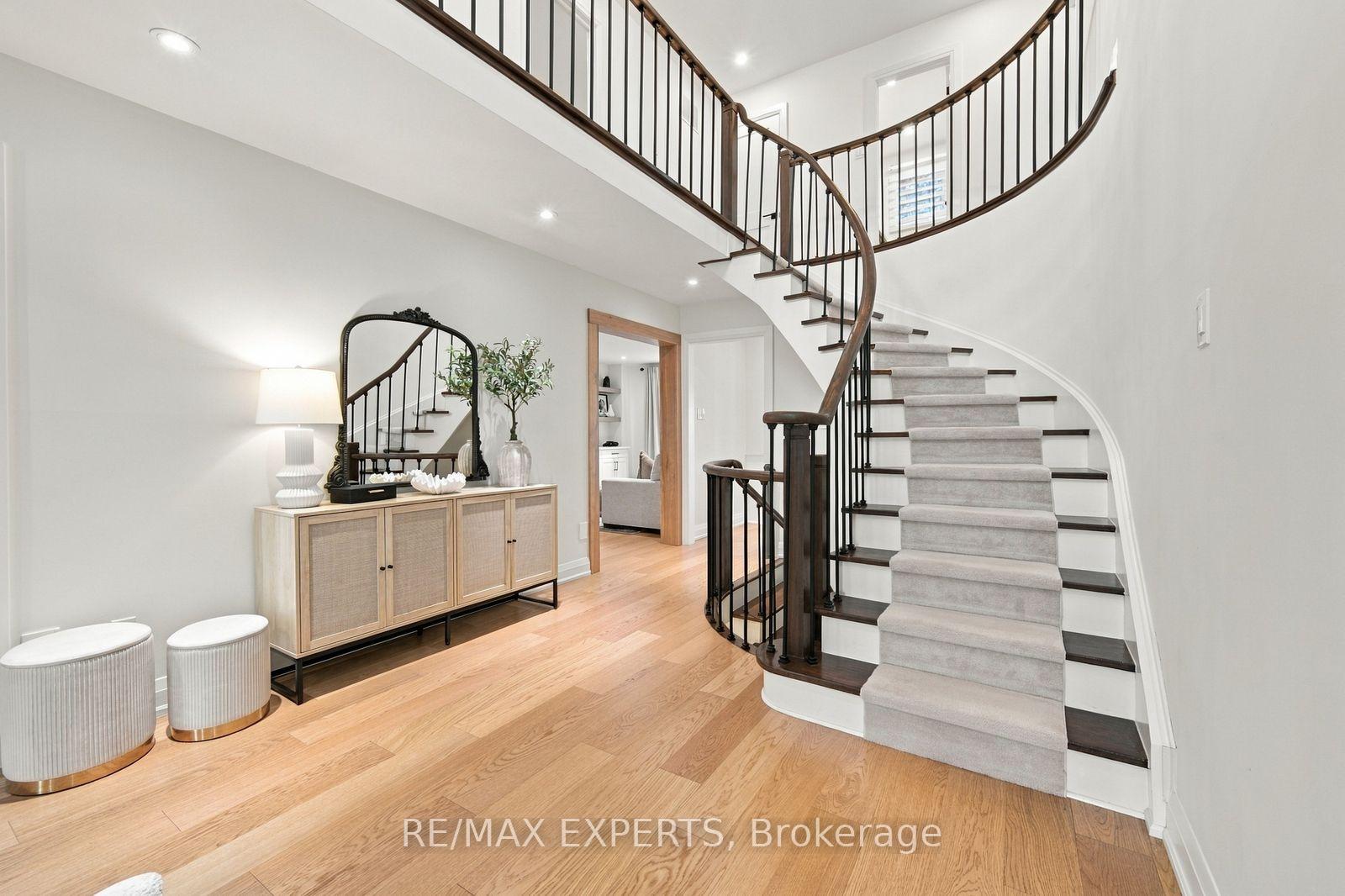 Photo 7 of 36 Jade Crescent, Vaughan, West Woodbridge — HOMEH