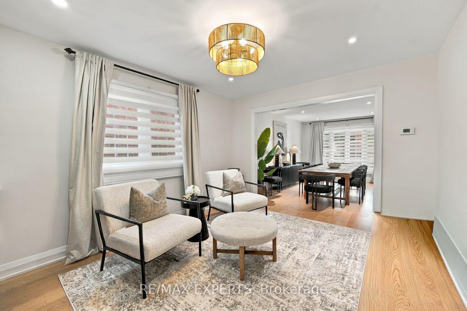 Photo 10 of 36 Jade Crescent, Vaughan, West Woodbridge — HOMEH