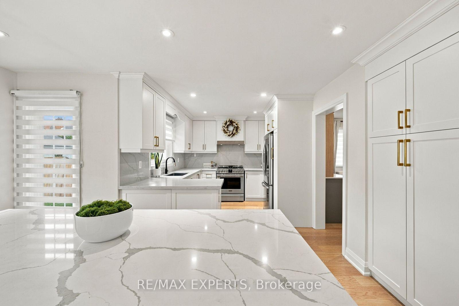 Photo 15 of 36 Jade Crescent, Vaughan, West Woodbridge — HOMEH