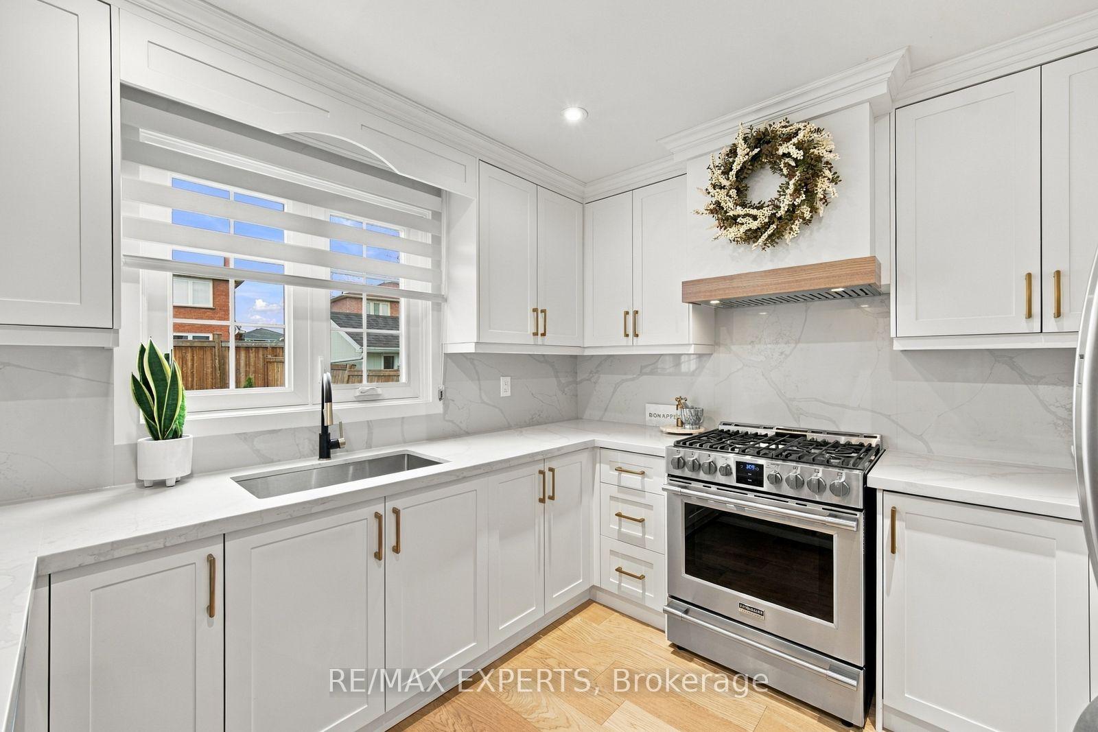 Photo 17 of 36 Jade Crescent, Vaughan, West Woodbridge — HOMEH