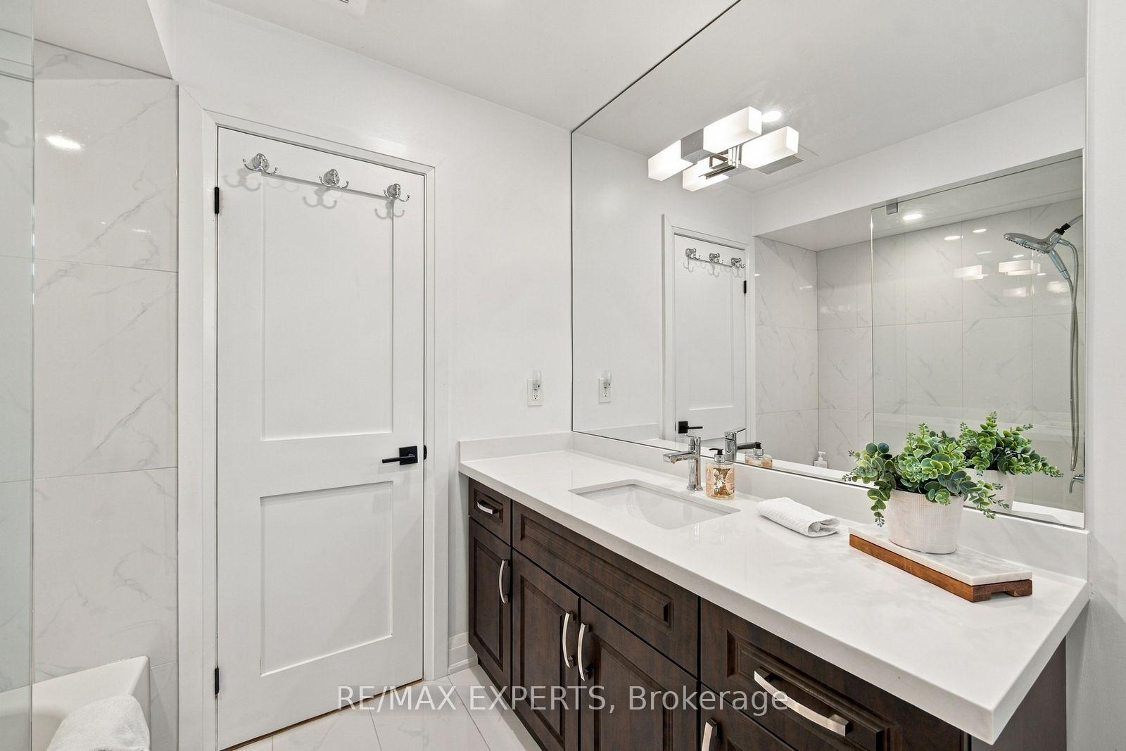 Photo 26 of 36 Jade Crescent, Vaughan, West Woodbridge — HOMEH