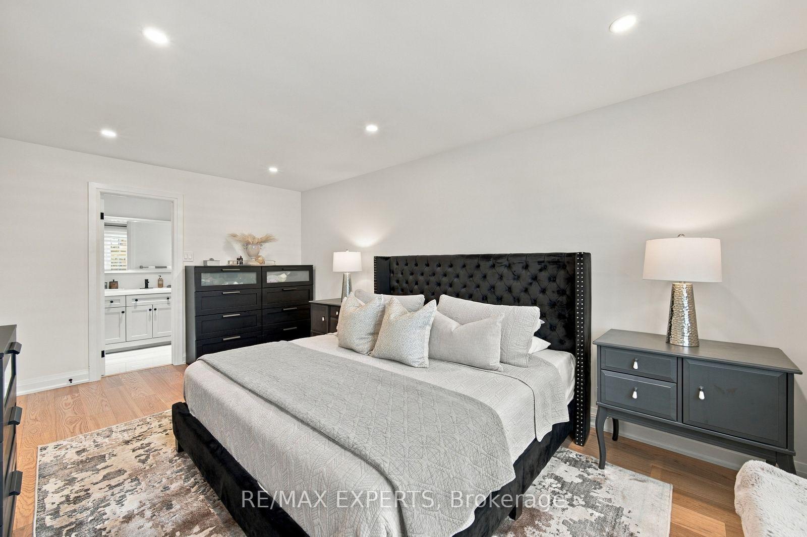 Photo 30 of 36 Jade Crescent, Vaughan, West Woodbridge — HOMEH