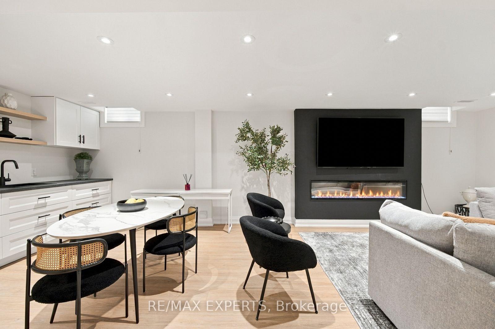 Photo 33 of 36 Jade Crescent, Vaughan, West Woodbridge — HOMEH