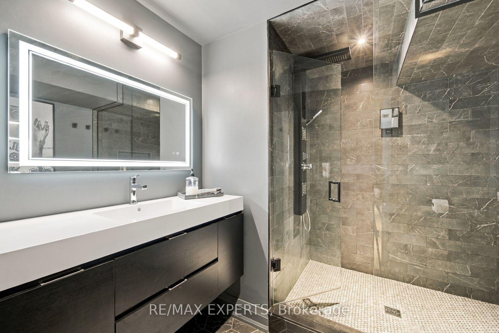 Photo 37 of 36 Jade Crescent, Vaughan, West Woodbridge — HOMEH