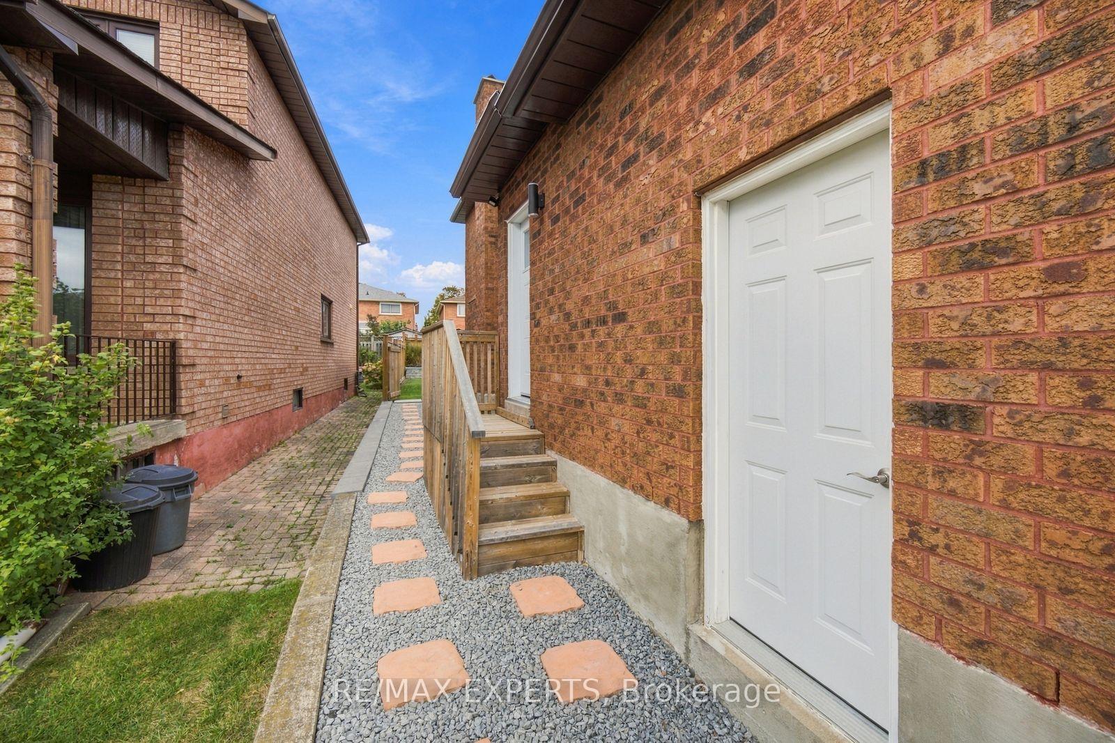 Photo 41 of 36 Jade Crescent, Vaughan, West Woodbridge — HOMEH