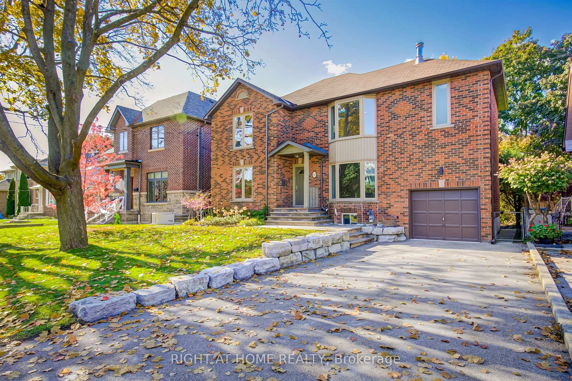 Photo 2 of 50 Gardenvale Road, Etobicoke, Stonegate-Queensway — HOMEH