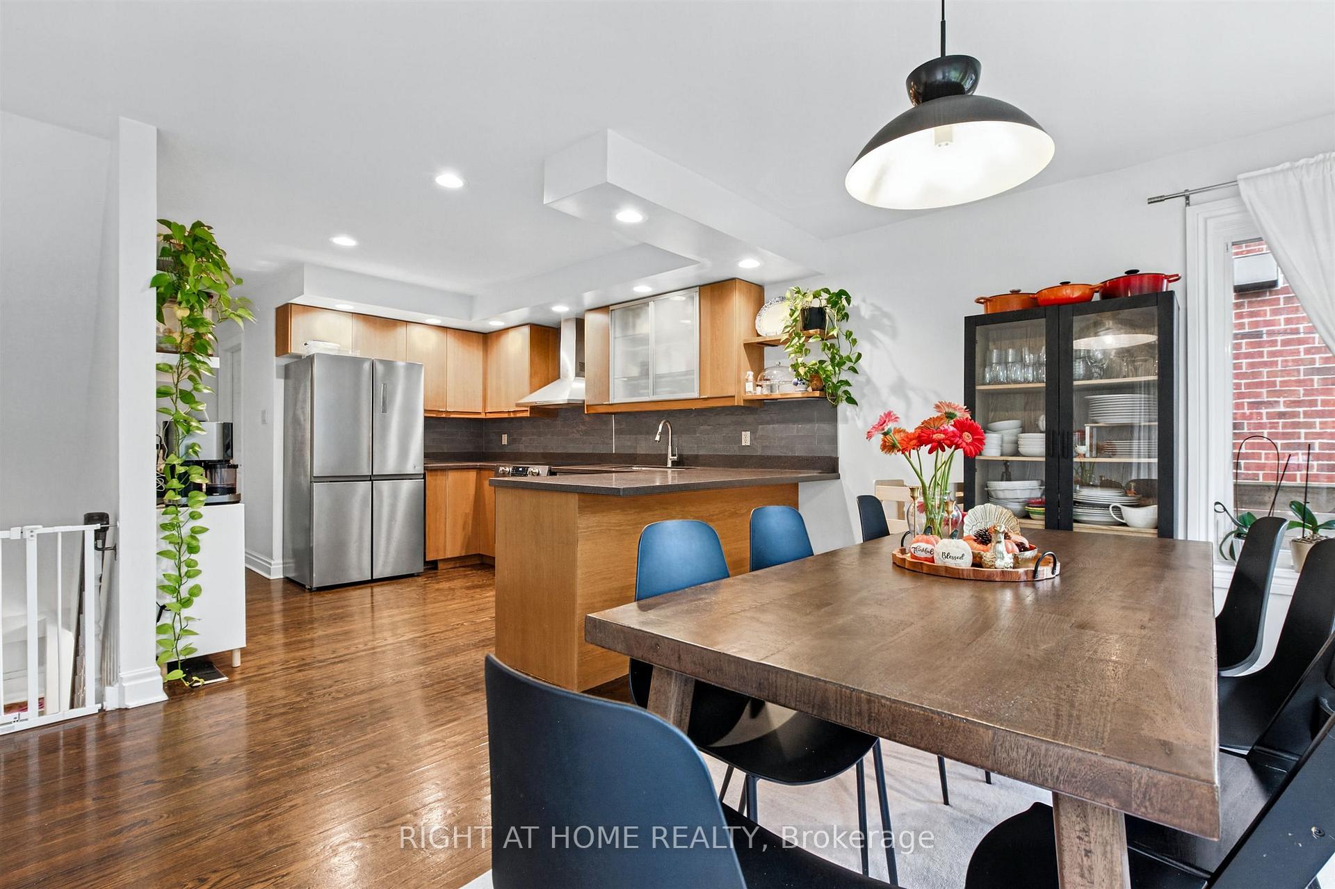 Photo 9 of 50 Gardenvale Road, Etobicoke, Stonegate-Queensway — HOMEH