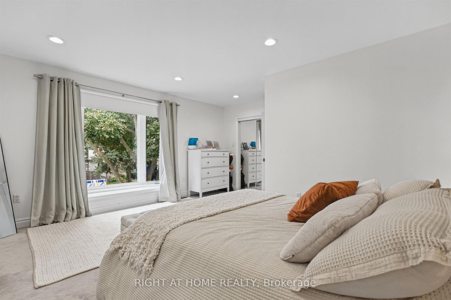 Photo 24 of 50 Gardenvale Road, Etobicoke, Stonegate-Queensway — HOMEH