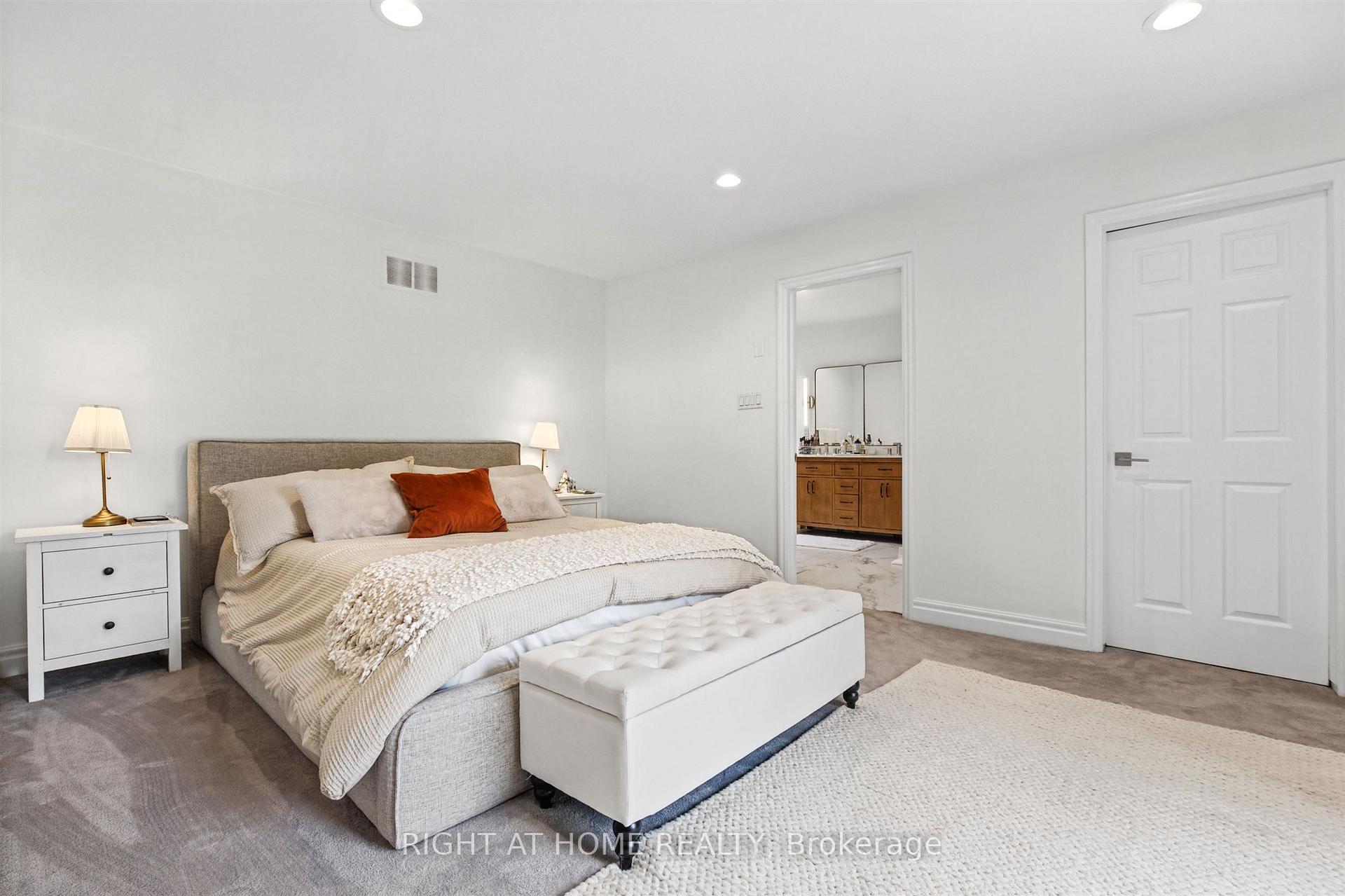 Photo 25 of 50 Gardenvale Road, Etobicoke, Stonegate-Queensway — HOMEH
