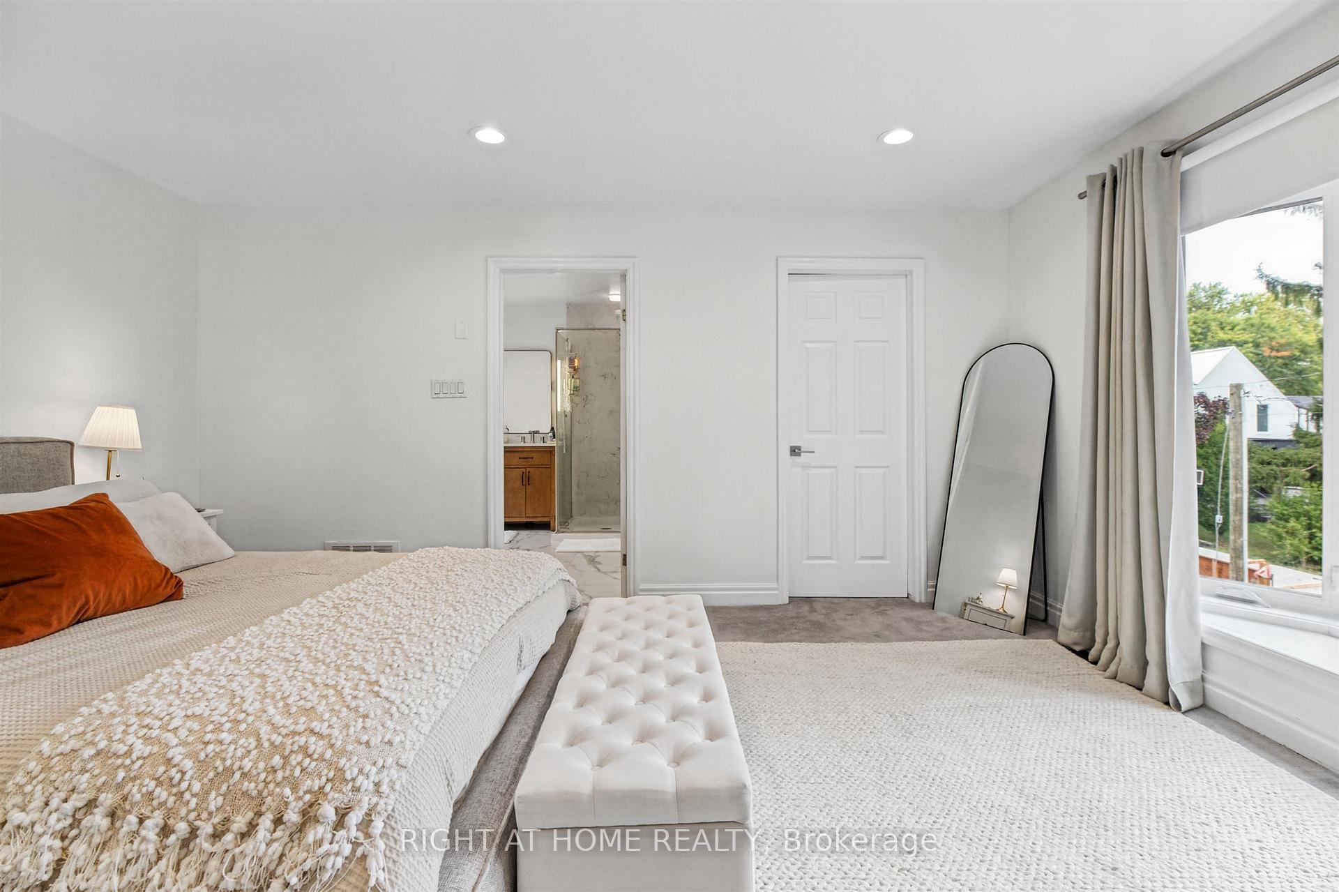 Photo 26 of 50 Gardenvale Road, Etobicoke, Stonegate-Queensway — HOMEH