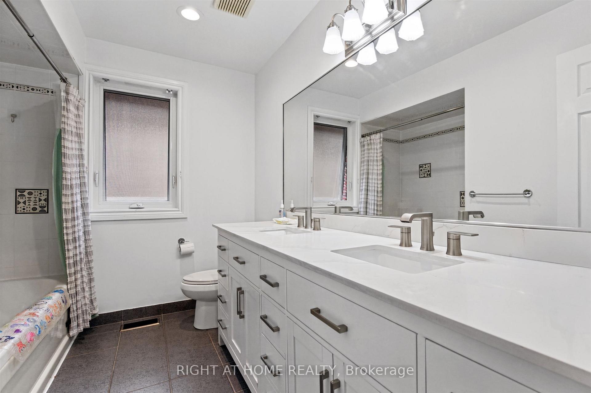 Photo 33 of 50 Gardenvale Road, Etobicoke, Stonegate-Queensway — HOMEH