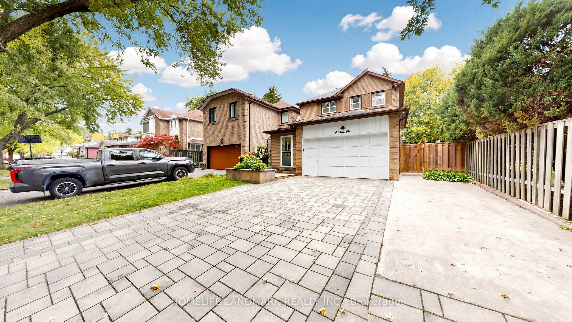 Photo 2 of 4 Bishop Crescent, Markham, Markham Village — HOMEH