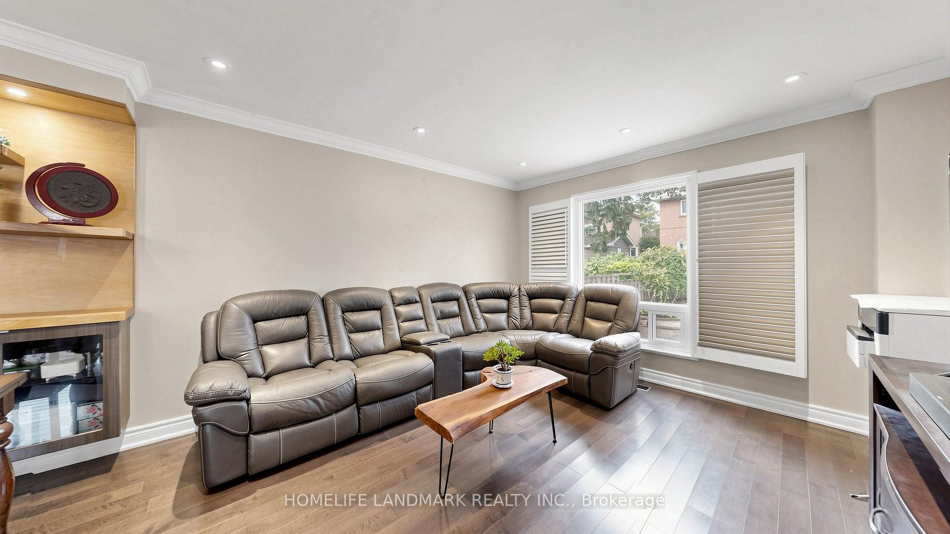 Photo 5 of 4 Bishop Crescent, Markham, Markham Village — HOMEH