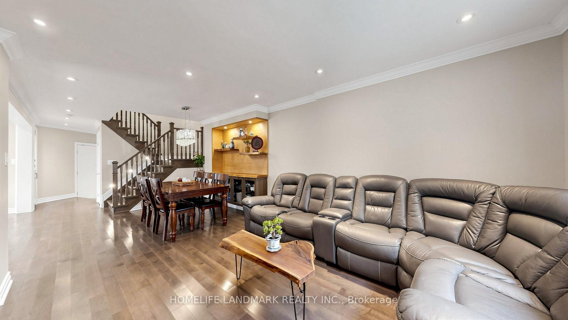 Photo 6 of 4 Bishop Crescent, Markham, Markham Village — HOMEH