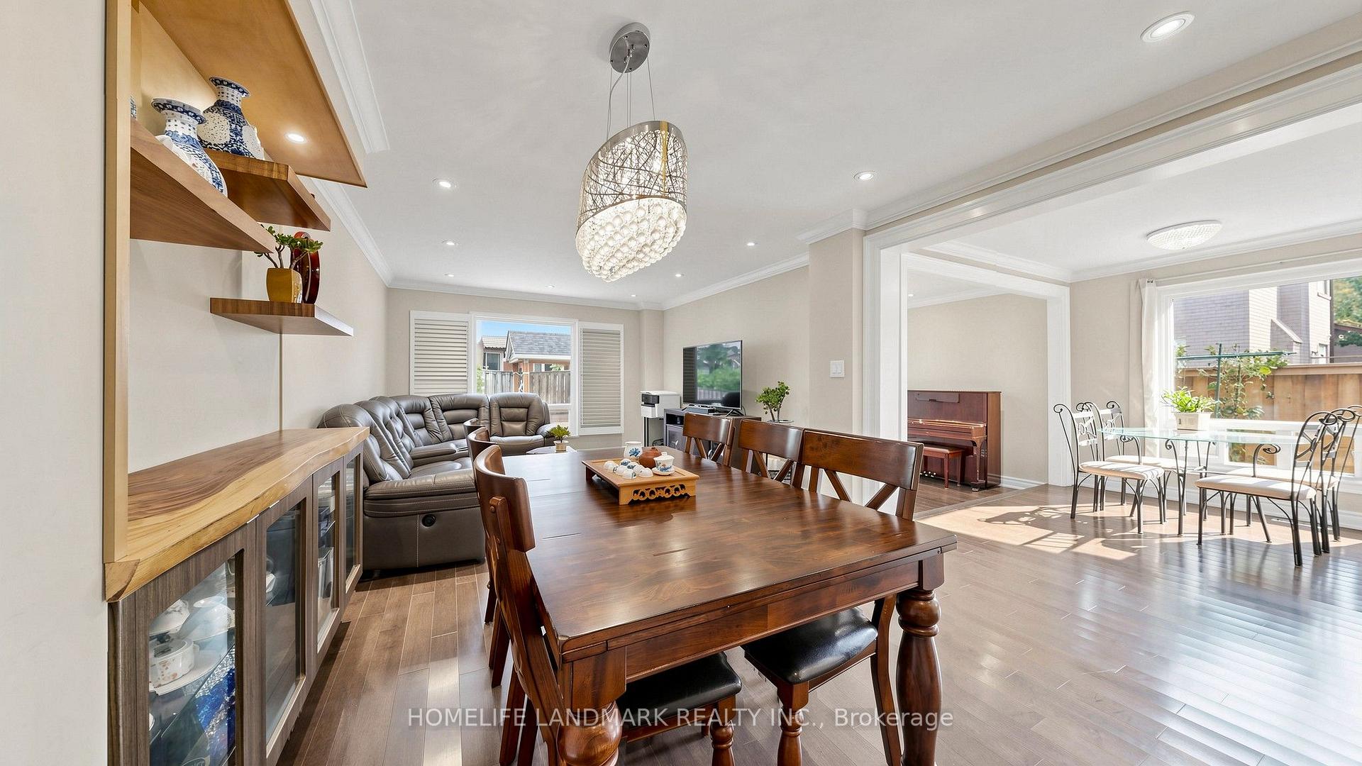 Photo 8 of 4 Bishop Crescent, Markham, Markham Village — HOMEH