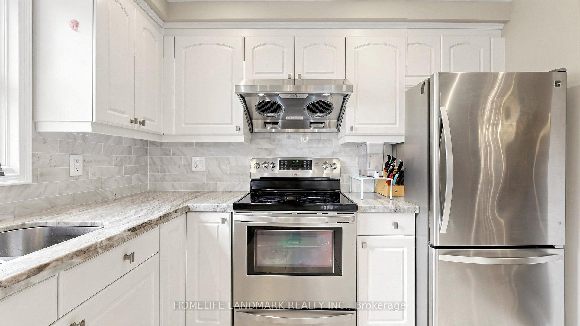 Photo 13 of 4 Bishop Crescent, Markham, Markham Village — HOMEH