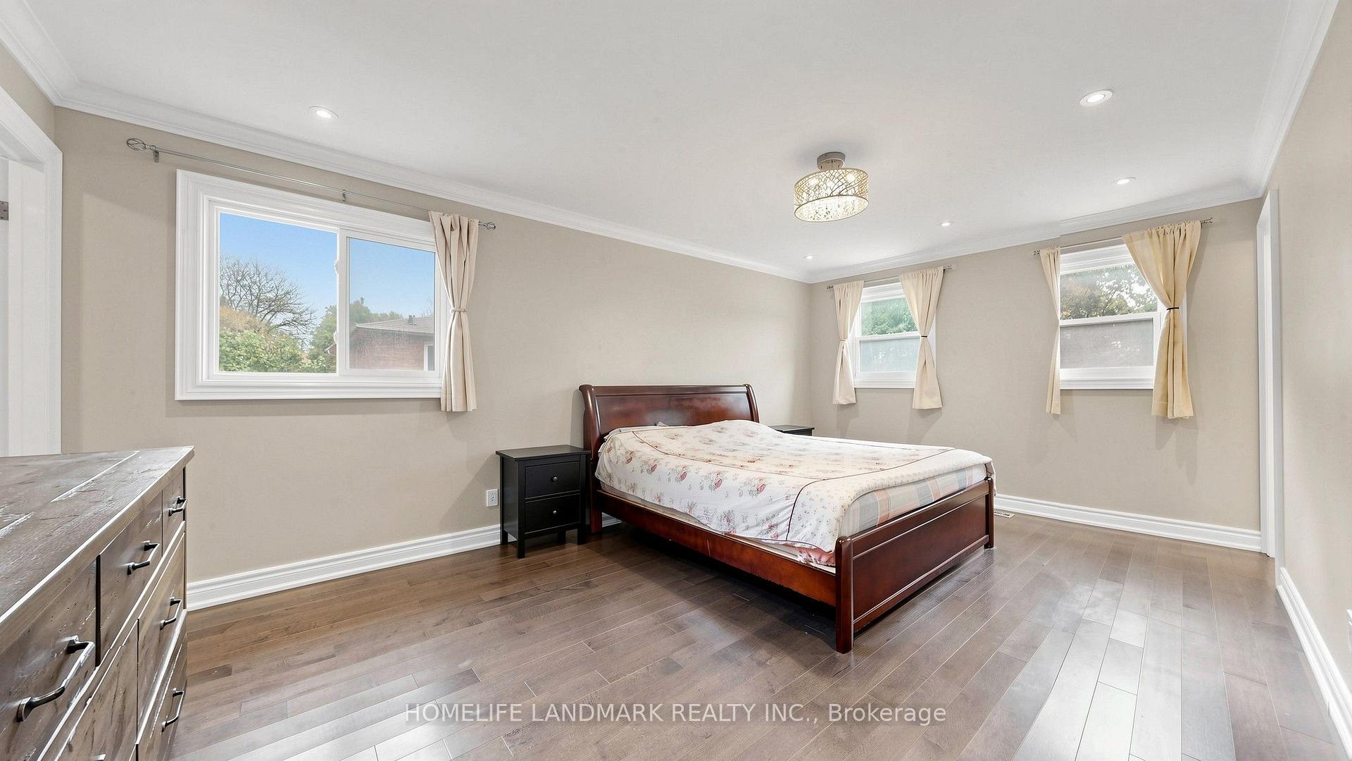 Photo 16 of 4 Bishop Crescent, Markham, Markham Village — HOMEH