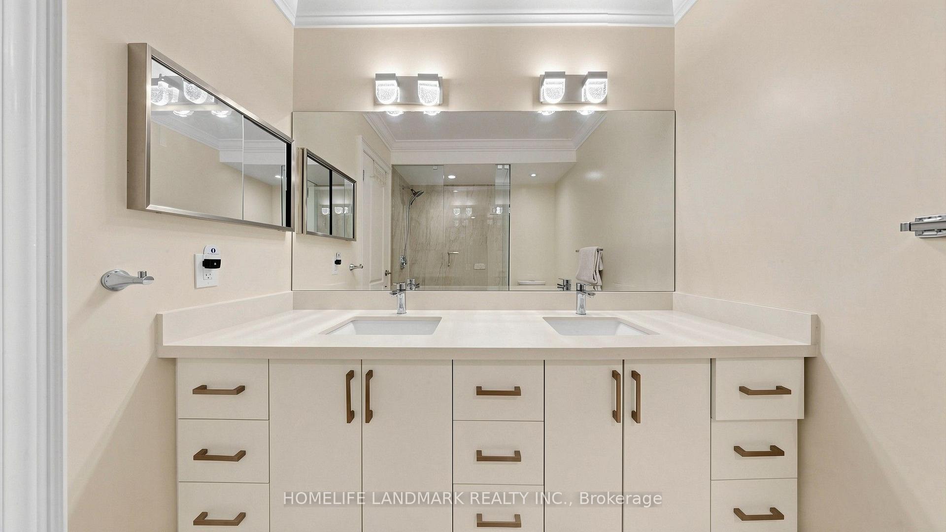 Photo 20 of 4 Bishop Crescent, Markham, Markham Village — HOMEH