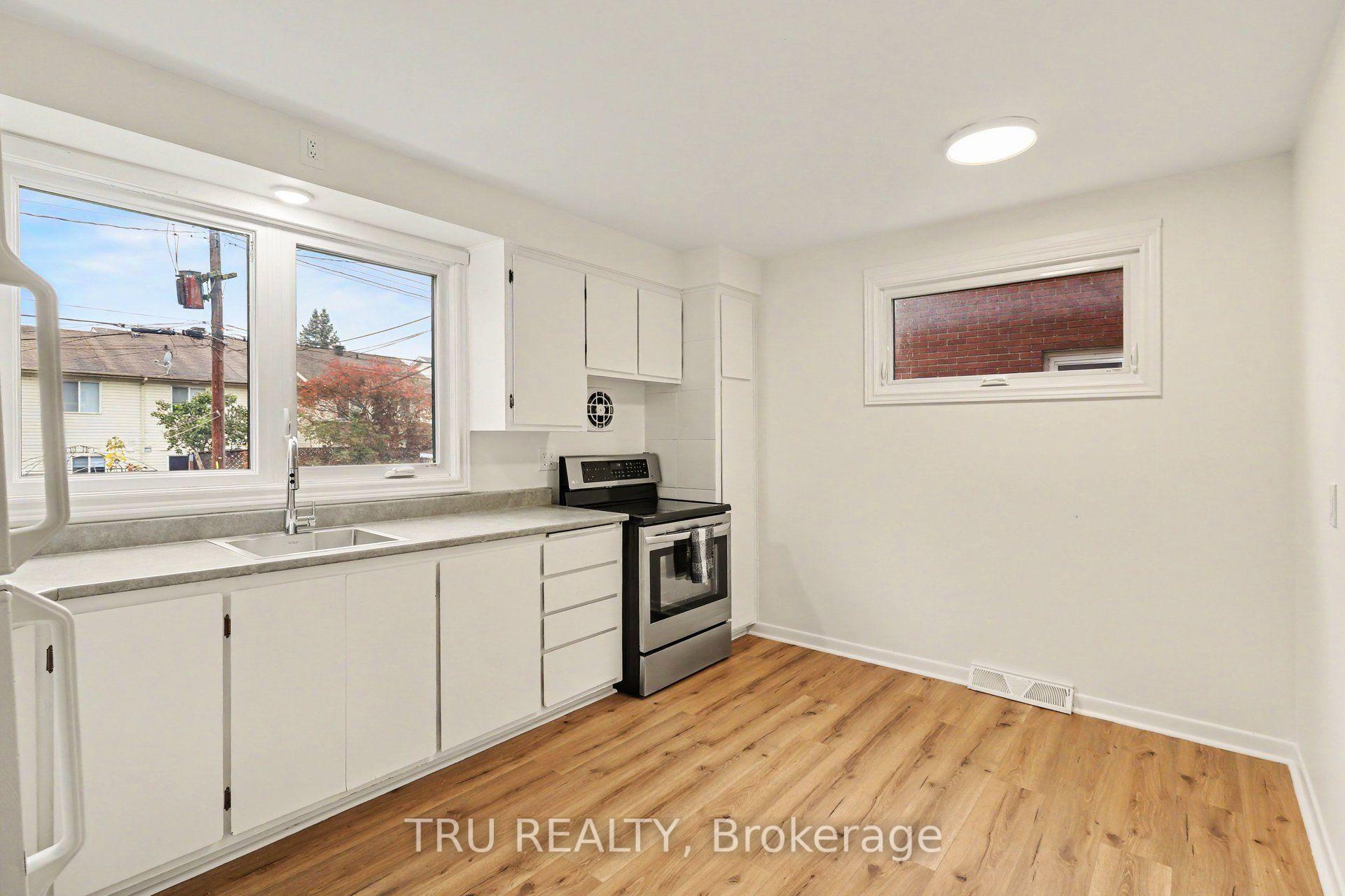 Photo 13 of 682 Morin Street, Ottawa, Castle Heights — HOMEH