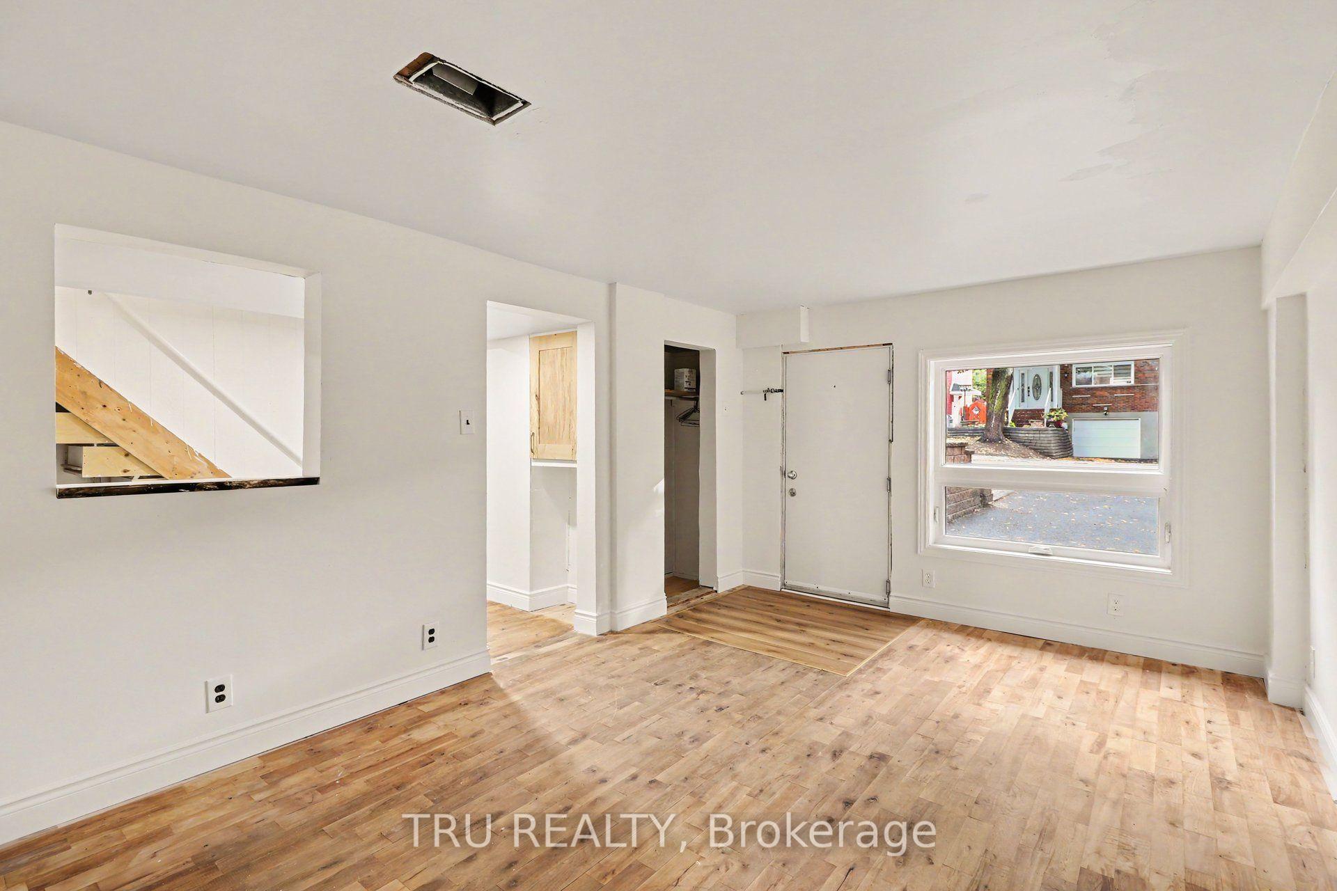 Photo 15 of 682 Morin Street, Ottawa, Castle Heights — HOMEH