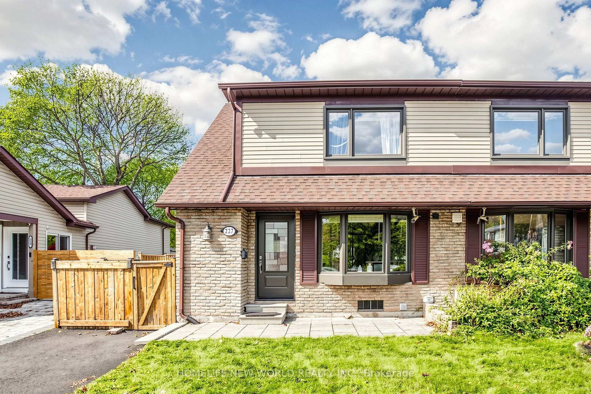 Photo of 227 Hollyberry Trail