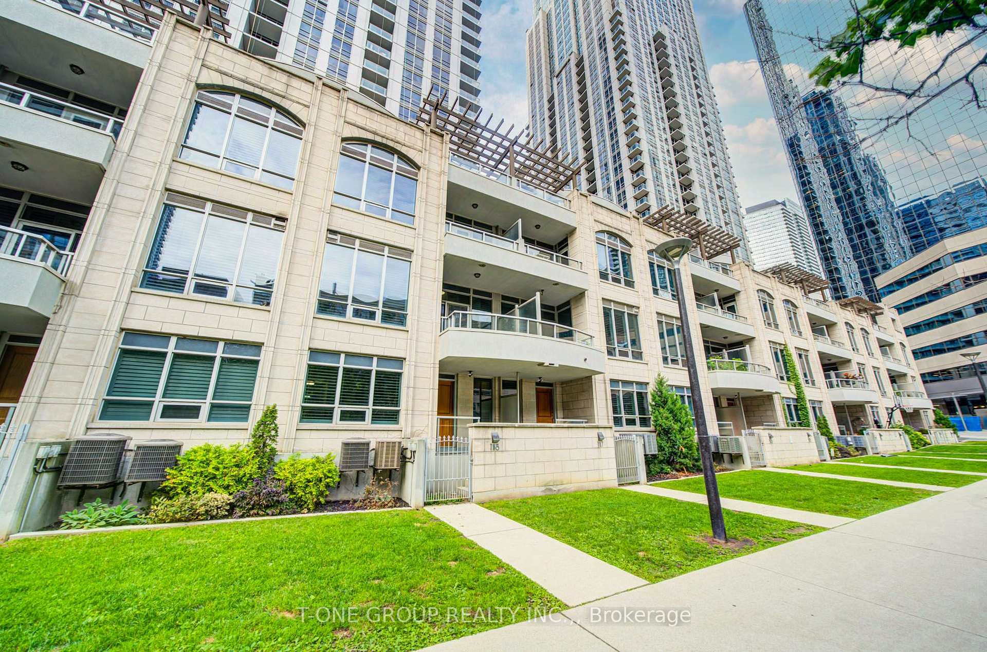 Photo of Unit TH 8, 761 Bay Street