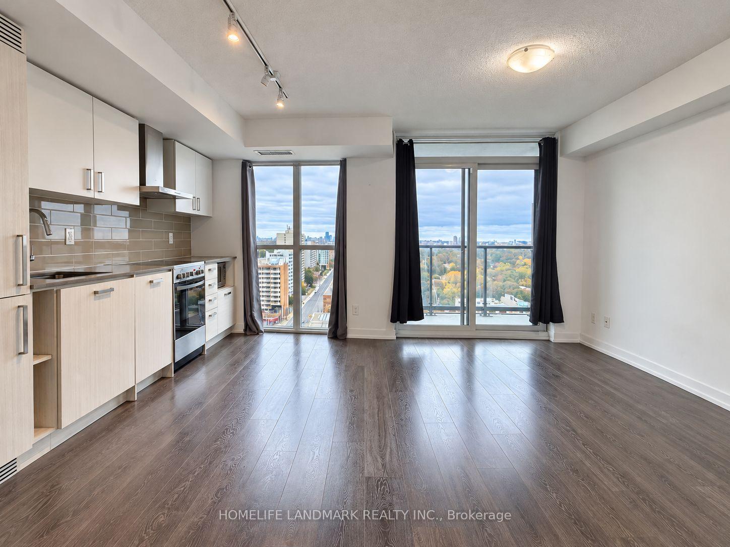 Photo 3 of Unit 1711, 125 Redpath Avenue, Toronto, Mount Pleasant West — HOMEH