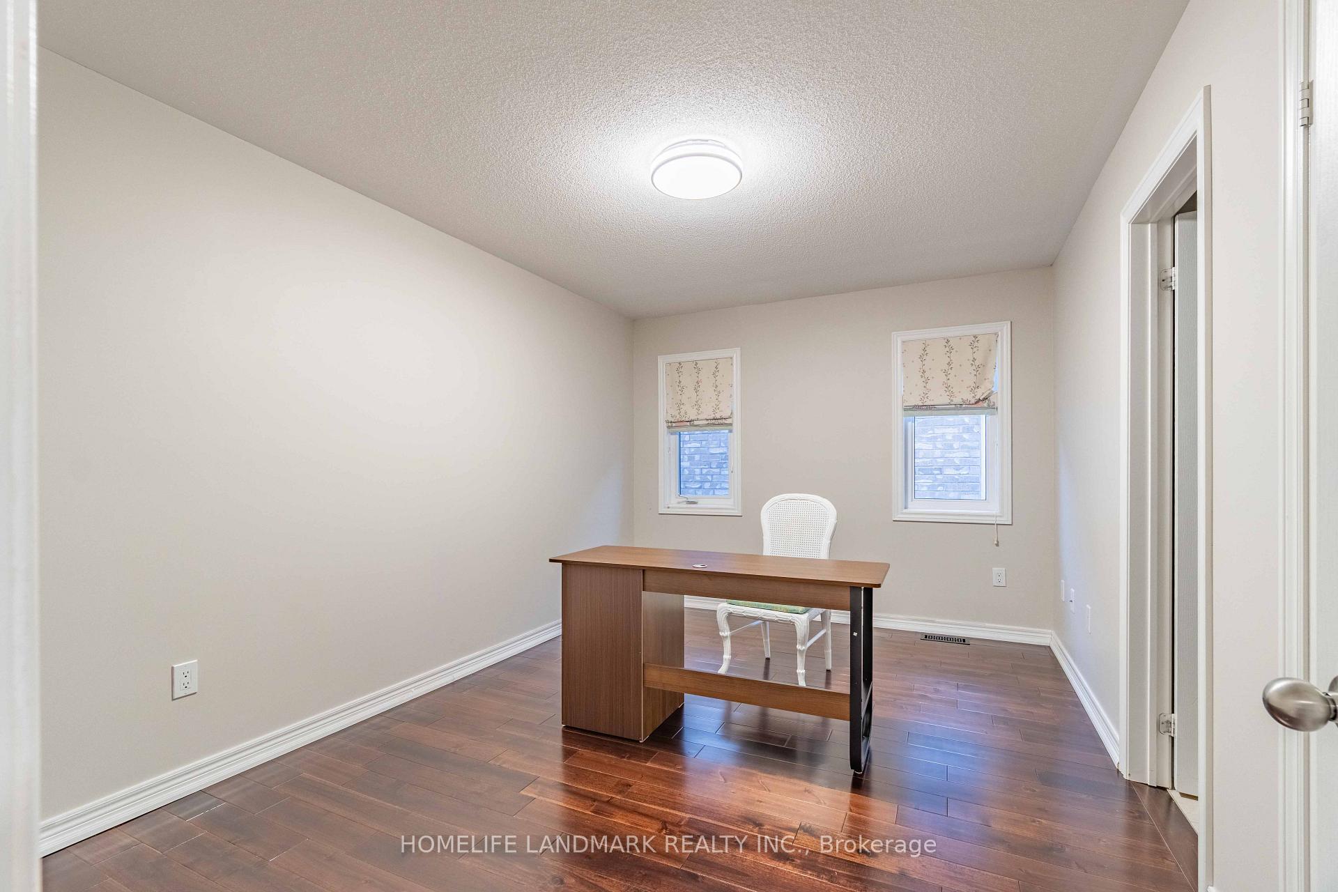 Photo 14 of 98 Thornhill Ravines Crescent, Vaughan, Patterson — HOMEH