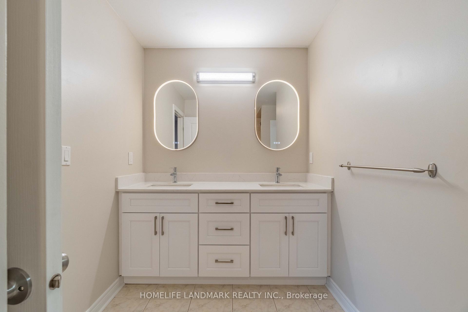 Photo 16 of 98 Thornhill Ravines Crescent, Vaughan, Patterson — HOMEH