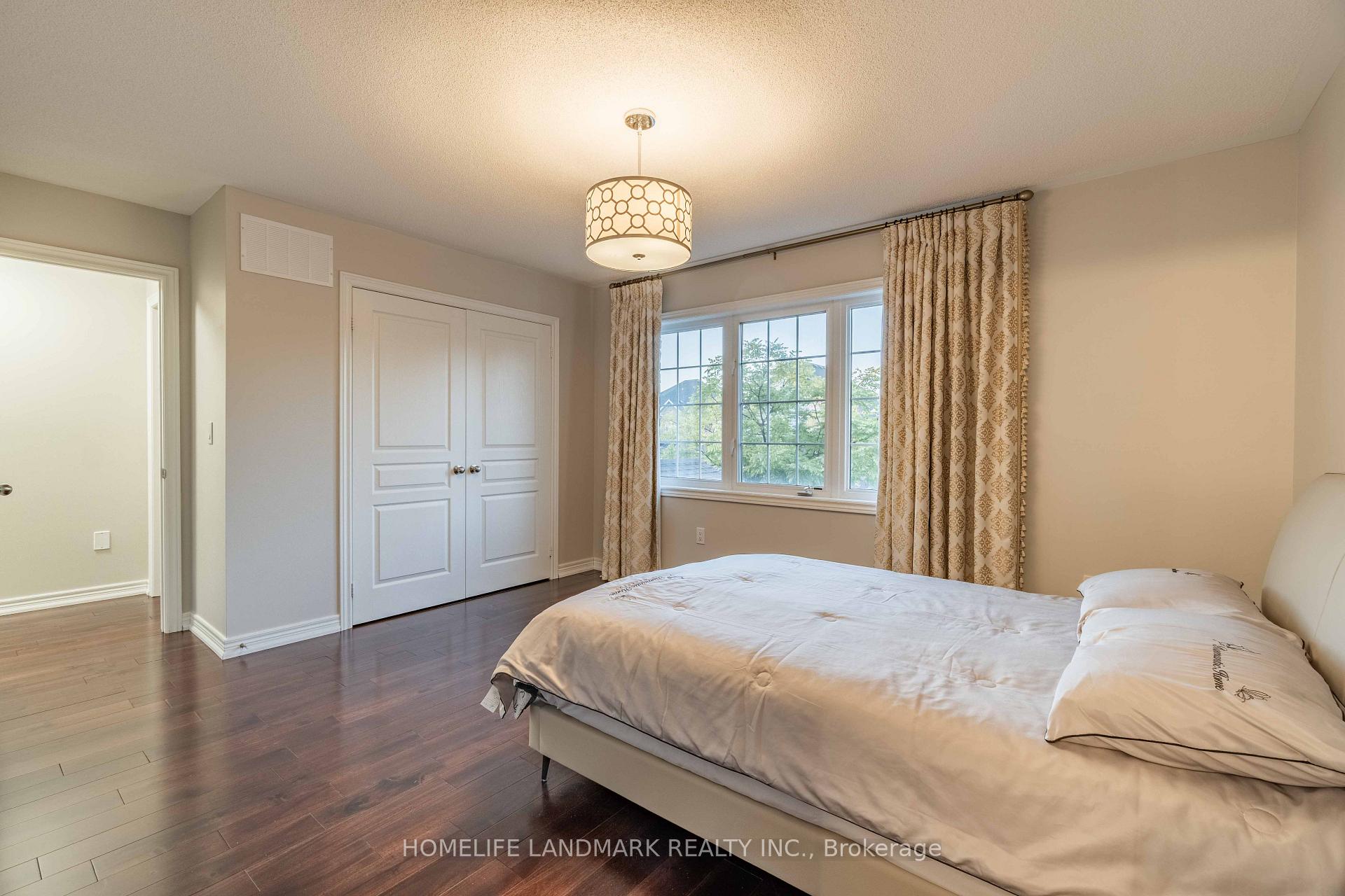 Photo 18 of 98 Thornhill Ravines Crescent, Vaughan, Patterson — HOMEH
